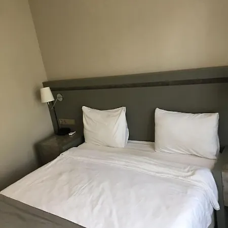 Acar Hotel *