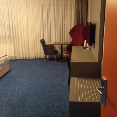 Acar Hotel *